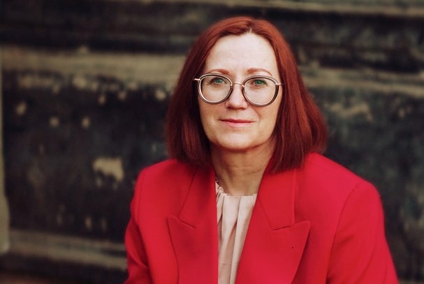 große Größen Frauen, Outfit in rot