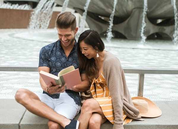 Erstes Date in Hochsommer, Leinenhemd, Shorts