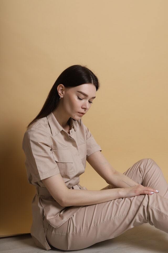 safari stil damen, beige outfit